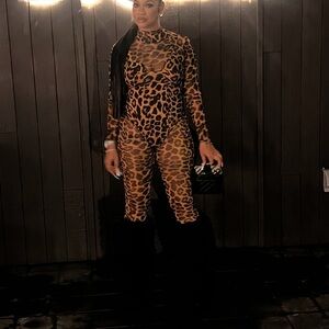 Chic Leopard Print Jumpsuit